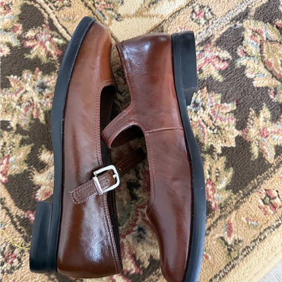 Steve Madden Brown Patent Mary Jane Block Heels - Picture 2 of 4